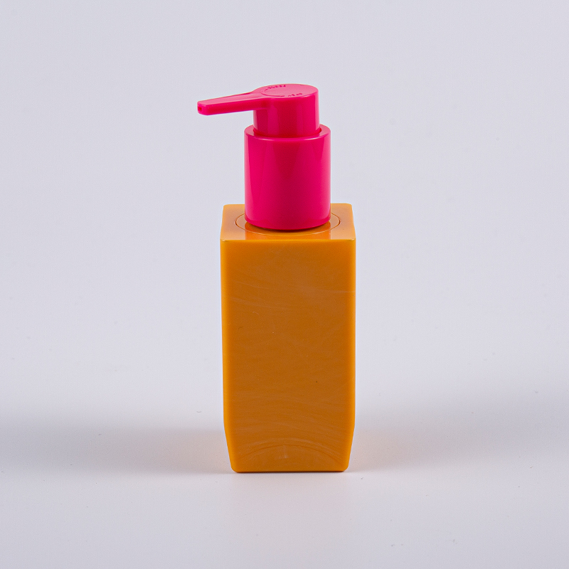 Vícebarevná varianta čtvercový tvar 50ml PETG tlustostěnná lahvička na lotion s plastovou pumpičkou Vícebarevná varianta čtvercový tvar 50ml PETG tlustostěnná lahvička na lotion s plastovou pumpičkou