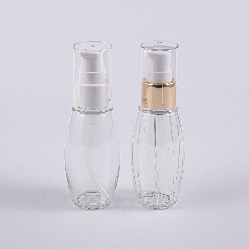 Na cesty použijte 50ml PETG láhev ve tvaru kuličky s pumpičkou