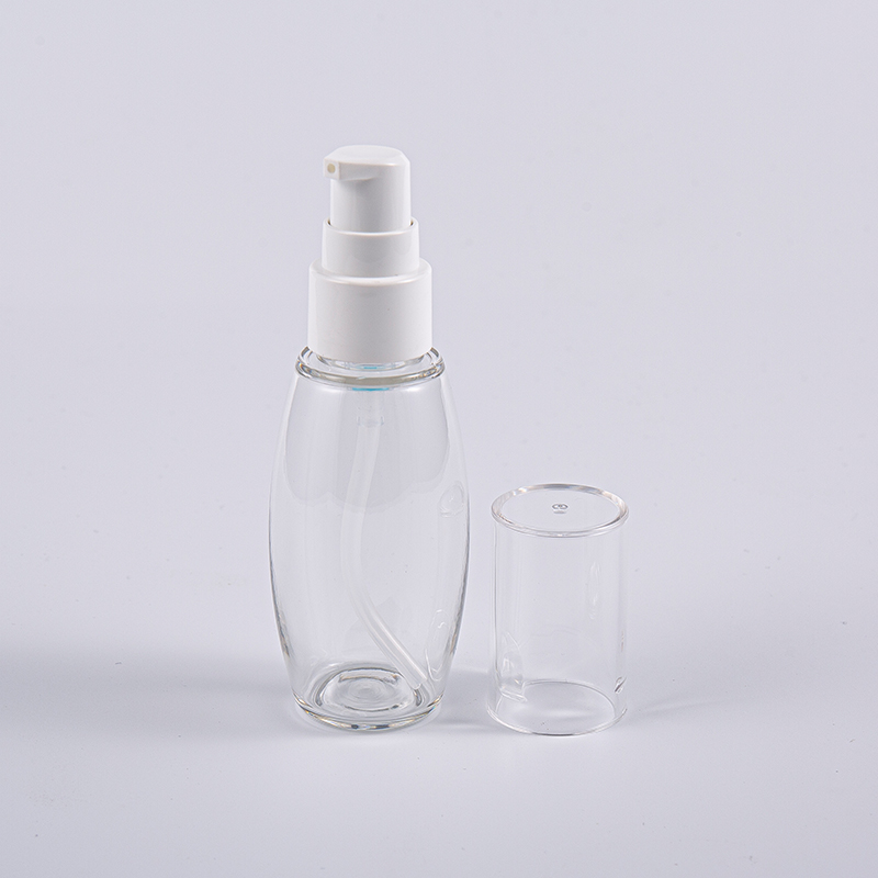 Na cesty použijte 50ml PETG láhev ve tvaru kuličky s pumpičkou