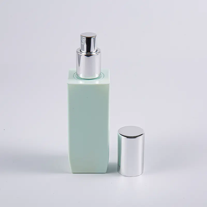 Vícebarevná varianta Čtvercový tvar 100 ml PETG tlustostěnná lahvička na lotion s hliníkovým uzávěrem pumpičky 